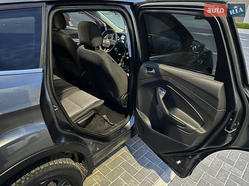 Внедорожник / Кроссовер Ford Escape 2017 в Днепре