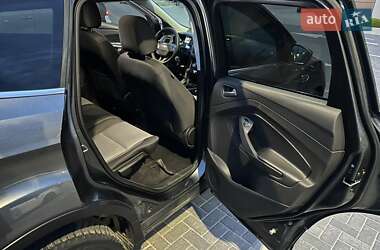 Внедорожник / Кроссовер Ford Escape 2017 в 