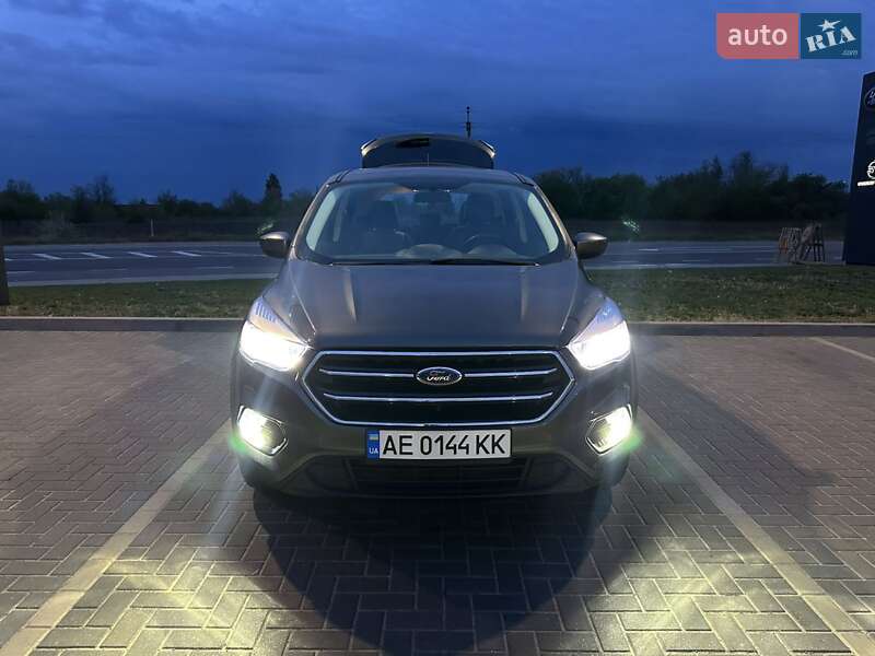 Внедорожник / Кроссовер Ford Escape 2017 в Днепре