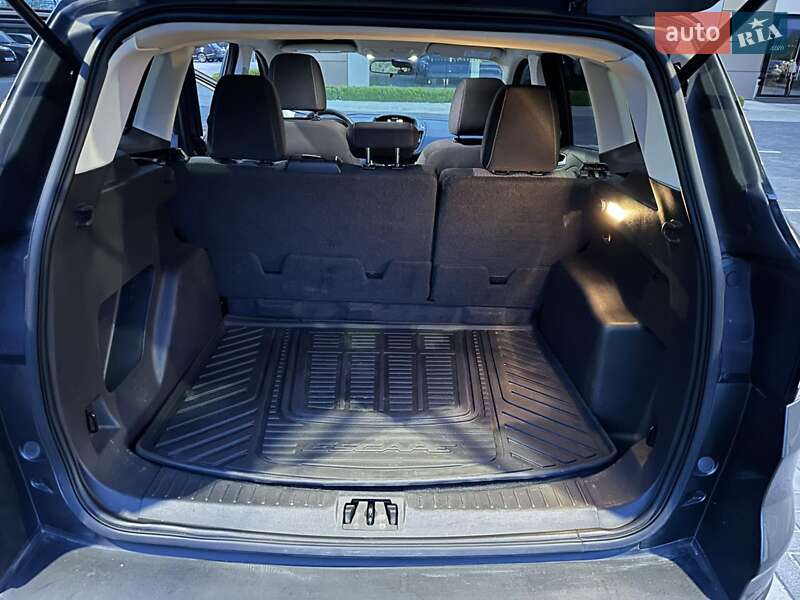 Внедорожник / Кроссовер Ford Escape 2017 в Днепре