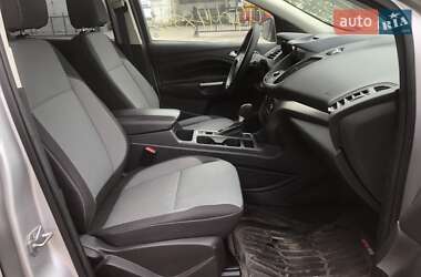 Внедорожник / Кроссовер Ford Escape 2016 в 