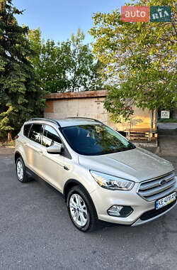 Внедорожник / Кроссовер Ford Escape 2017 в 