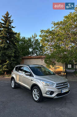 Внедорожник / Кроссовер Ford Escape 2017 в 