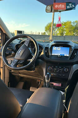 Внедорожник / Кроссовер Ford Escape 2017 в 