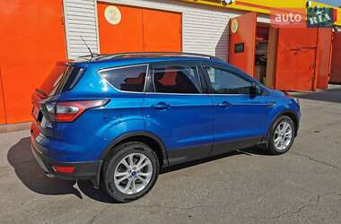 Внедорожник / Кроссовер Ford Escape 2017 в 