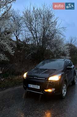Внедорожник / Кроссовер Ford Escape 2016 в 