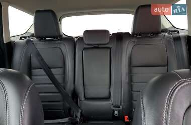 Позашляховик / Кросовер Ford Escape 2018 в 