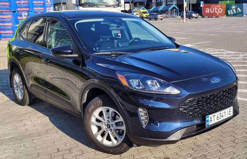 Позашляховик / Кросовер Ford Escape 2021 в Івано-Франківську