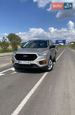 Внедорожник / Кроссовер Ford Escape 2017 в Ровно