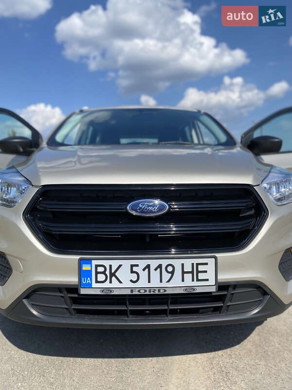 Внедорожник / Кроссовер Ford Escape 2017 в Ровно