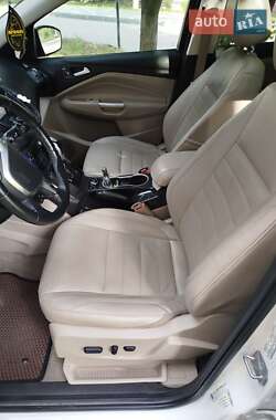 Внедорожник / Кроссовер Ford Escape 2014 в 