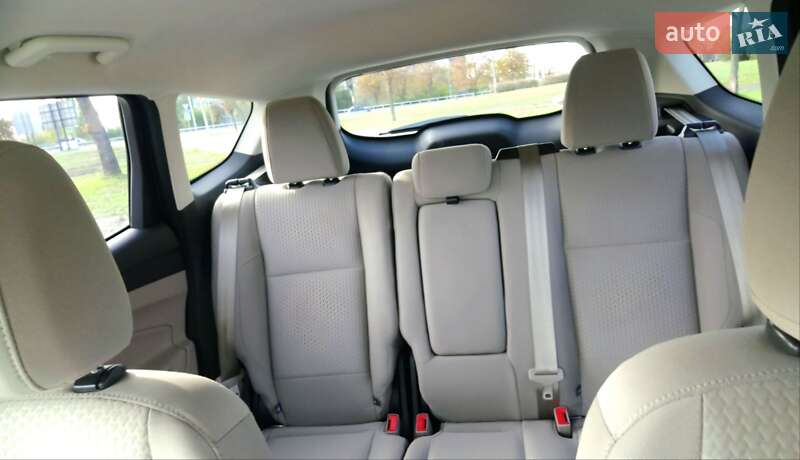 Внедорожник / Кроссовер Ford Escape 2016 в Кривом Роге