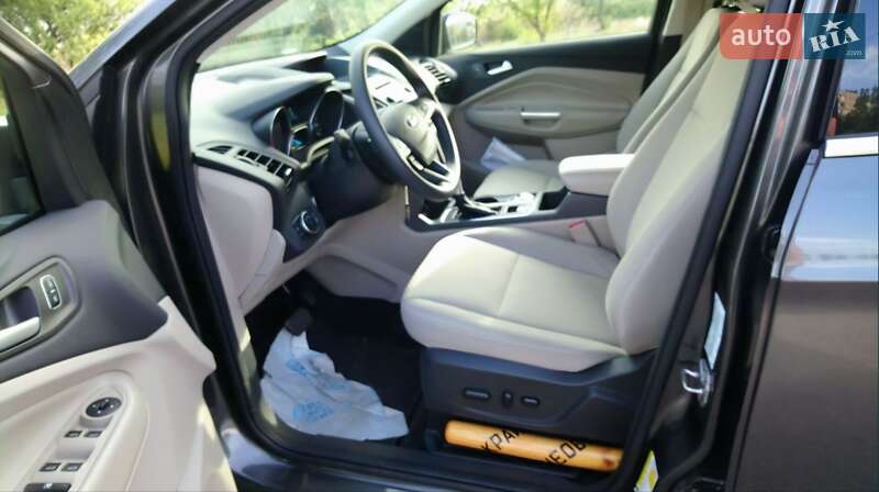 Внедорожник / Кроссовер Ford Escape 2016 в Кривом Роге