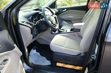 Внедорожник / Кроссовер Ford Escape 2016 в 