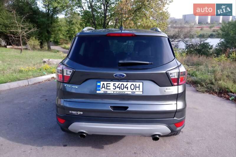 Внедорожник / Кроссовер Ford Escape 2016 в Кривом Роге