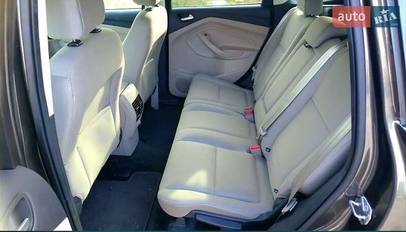 Внедорожник / Кроссовер Ford Escape 2016 в Кривом Роге