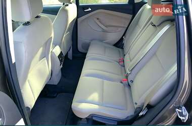 Внедорожник / Кроссовер Ford Escape 2016 в 
