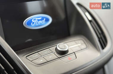 Позашляховик / Кросовер Ford Escape 2019 в 
