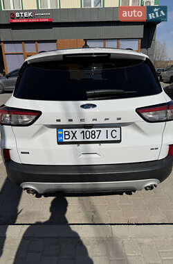 Внедорожник / Кроссовер Ford Escape 2020 в 