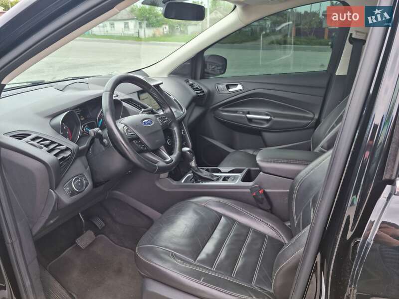 Внедорожник / Кроссовер Ford Escape 2017 в Новоукраинке