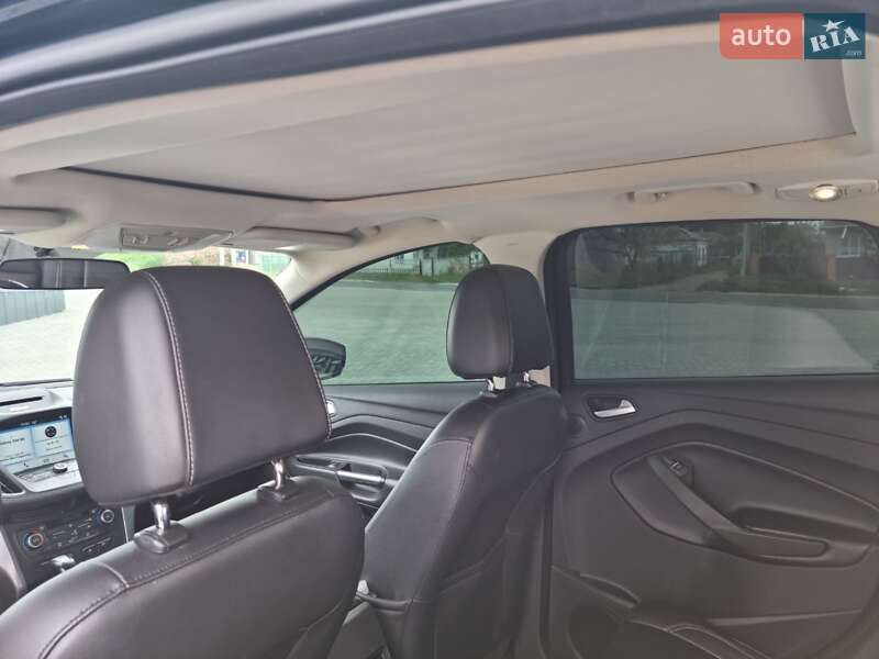 Внедорожник / Кроссовер Ford Escape 2017 в Новоукраинке