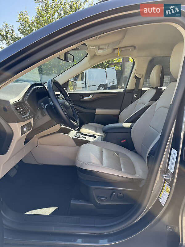 Внедорожник / Кроссовер Ford Escape 2020 в Киеве