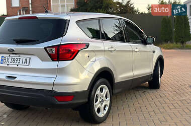 Внедорожник / Кроссовер Ford Escape 2019 в 