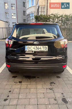 Внедорожник / Кроссовер Ford Escape 2018 в 