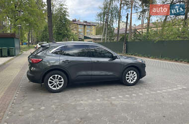 Позашляховик / Кросовер Ford Escape 2020 в 