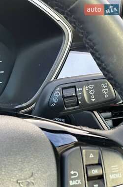 Позашляховик / Кросовер Ford Escape 2022 в 