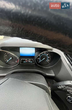 Внедорожник / Кроссовер Ford Escape 2013 в 