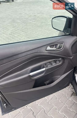 Внедорожник / Кроссовер Ford Escape 2013 в 