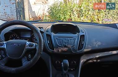 Позашляховик / Кросовер Ford Escape 2015 в 