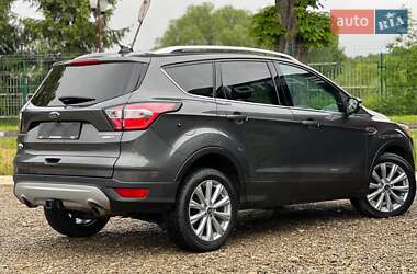 Внедорожник / Кроссовер Ford Escape 2017 в 