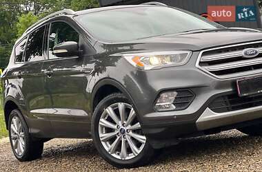 Внедорожник / Кроссовер Ford Escape 2017 в 