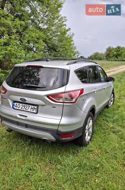 Позашляховик / Кросовер Ford Escape 2015 в 