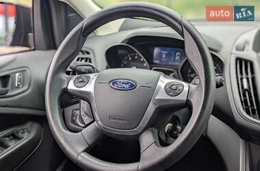 Внедорожник / Кроссовер Ford Escape 2015 в 