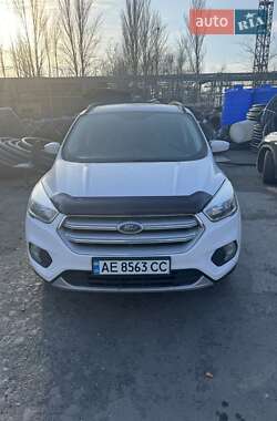 Внедорожник / Кроссовер Ford Escape 2017 в Кривом Роге