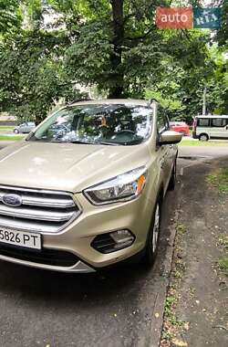 Внедорожник / Кроссовер Ford Escape 2017 в 