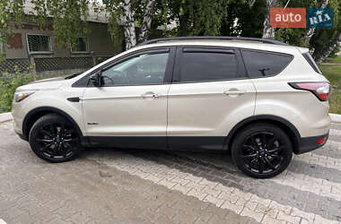 Внедорожник / Кроссовер Ford Escape 2016 в 