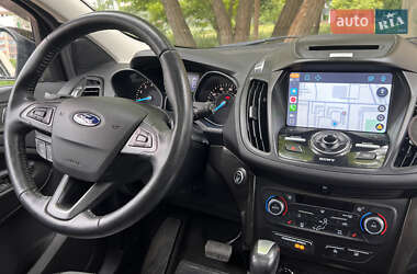 Внедорожник / Кроссовер Ford Escape 2016 в 