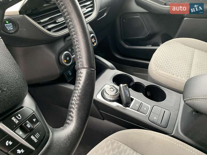 Внедорожник / Кроссовер Ford Escape 2020 в Львове
