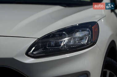 Внедорожник / Кроссовер Ford Escape 2020 в 