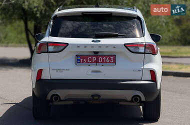 Внедорожник / Кроссовер Ford Escape 2020 в 