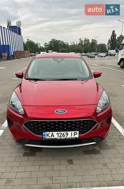 Внедорожник / Кроссовер Ford Escape 2019 в 