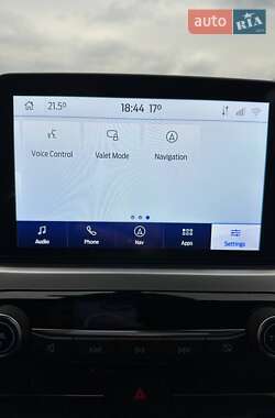 Внедорожник / Кроссовер Ford Escape 2019 в 