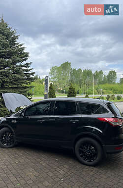 Позашляховик / Кросовер Ford Escape 2014 в 