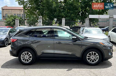 Внедорожник / Кроссовер Ford Escape 2020 в 