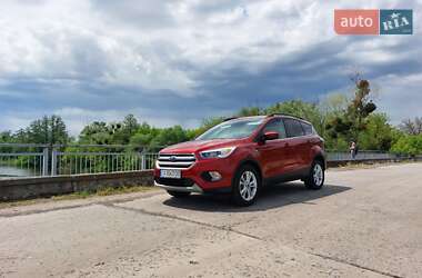 Позашляховик / Кросовер Ford Escape 2017 в 