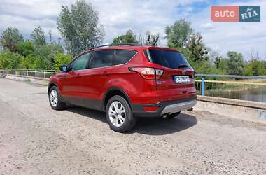 Позашляховик / Кросовер Ford Escape 2017 в 